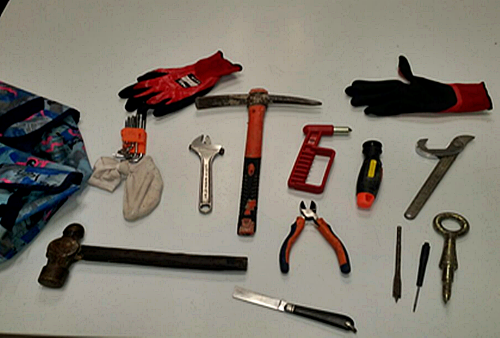 La policía interviene material "sospechoso" a dos jóvenes en Badajoz