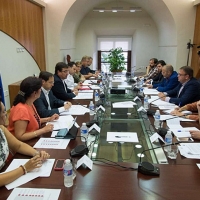 Mérida pide a Vara más infraestructuras educativas