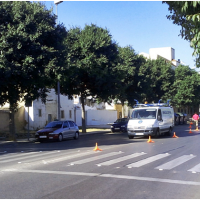 La Policía refuerza con 'captafaros' un paso de peatones de Badajoz