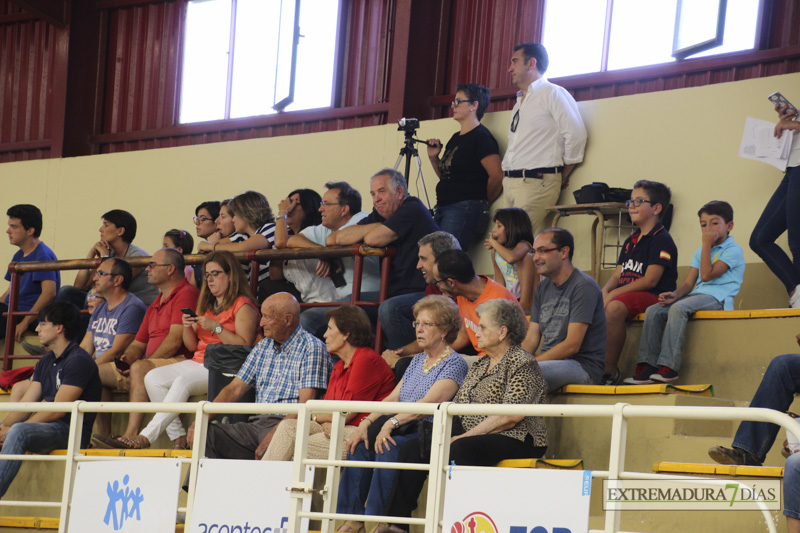 Imágenes del partido de presentación del Baloncesto Batalayws