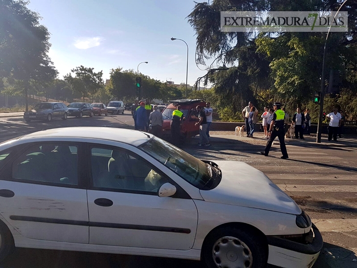 Choque entre dos vehículos en el parque de la Legión