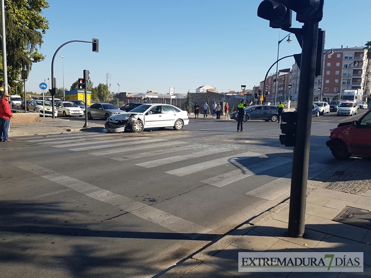 Choque entre dos vehículos en el parque de la Legión