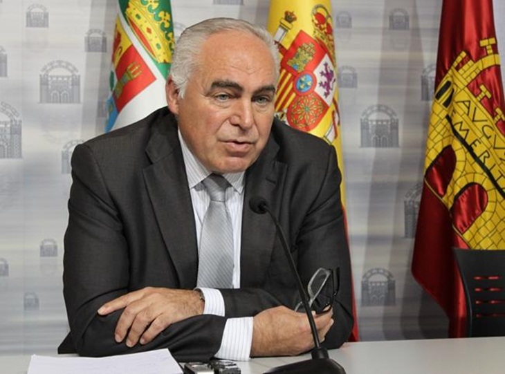 Acedo: “Osuna deja escapar 10 millones de euros por su incompetencia”