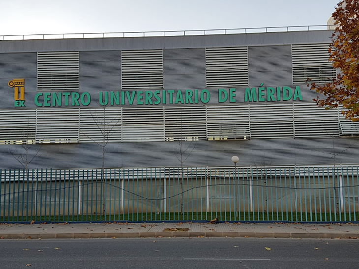 Osuna quiere ampliar el Centro Universitario de Mérida