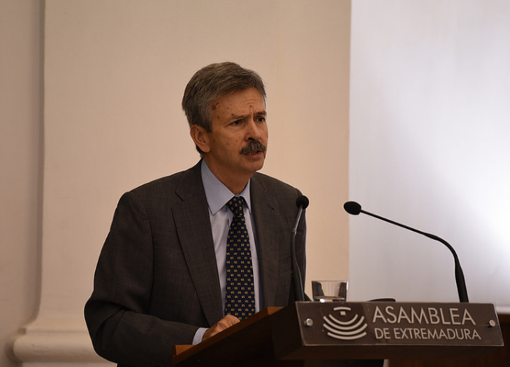 Navarro pide un pacto de Estado sobre energía que de estabilidad al sector