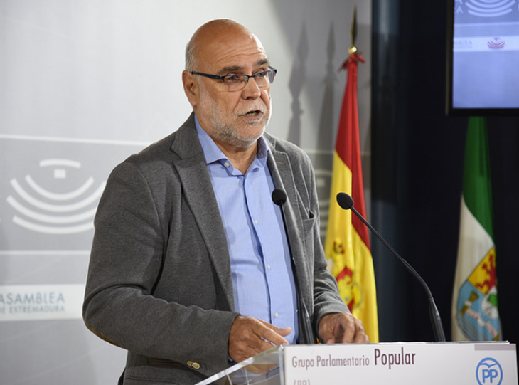 PP: “Los agricultores y ganaderos están abandonados por la Junta”