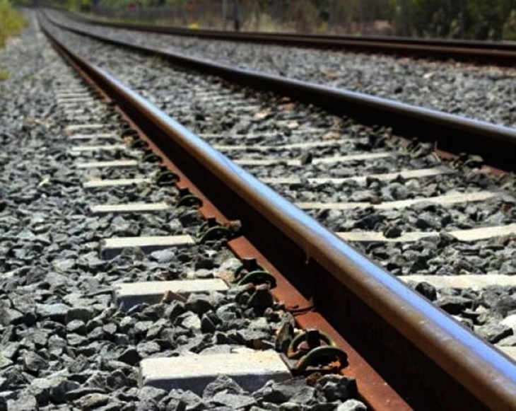 Adif adjudica el control de la vegetación en las vías para evitar incendios