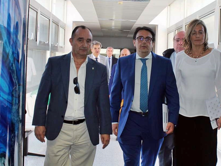 Vergeles visita el hospital de Llerena para conocer los avances realizados