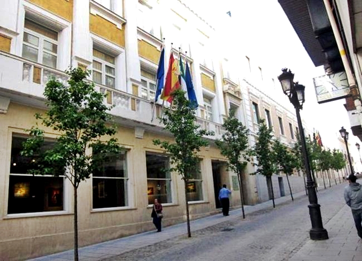 Denuncian subidas salariales "desproporcionadas" en la Diputación de Badajoz