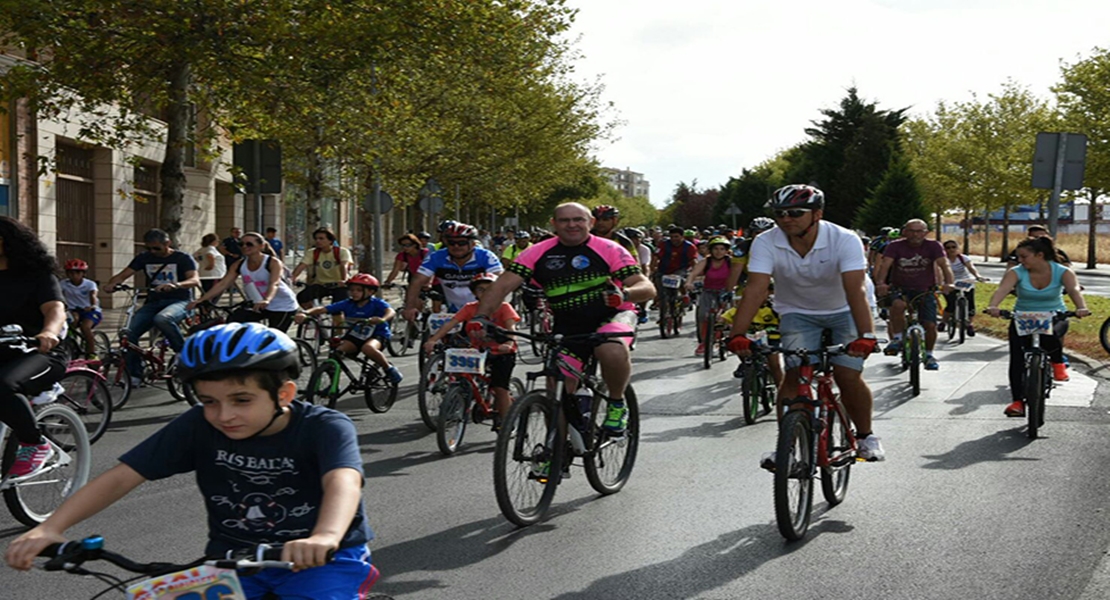 4.500 pacenses disfrutan del Día de la Bicicleta 2016