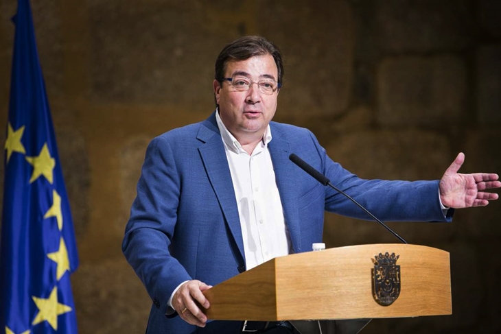 Vara convoca a los alcaldes socialistas tras la dimisión de Sánchez