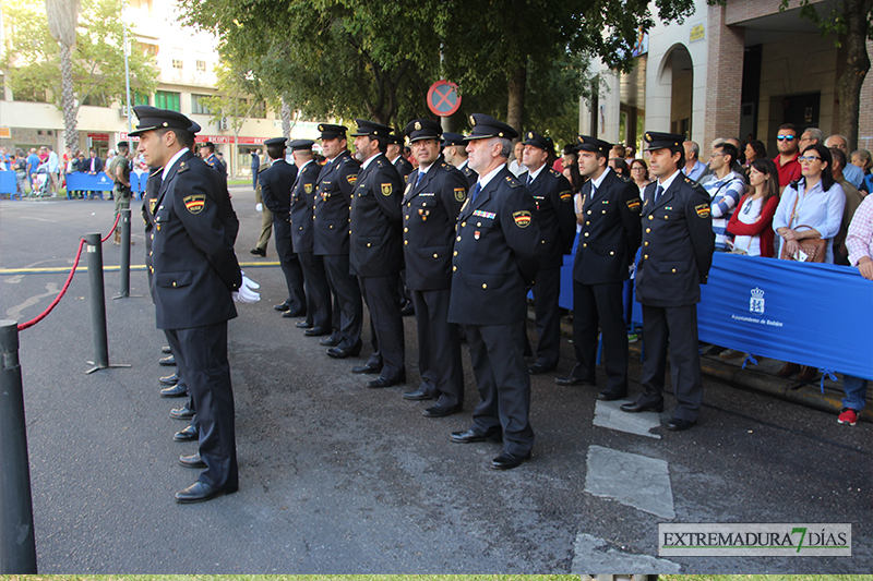 Badajoz celebra el izado de bandera con motivo de la Fiesta Nacional