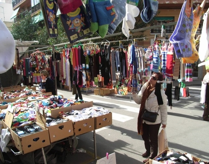 Doce carteras sustraídas en el mercadillo de Mérida