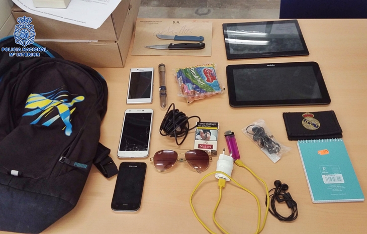 Sorprenden a dos menores robando en su casa mientras dormían