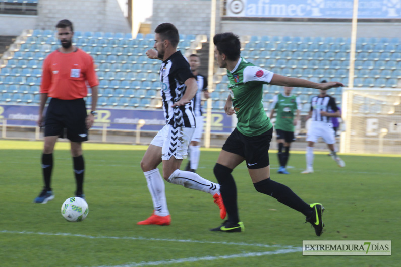 Imágenes del CD Badajoz 4 - 0 Moralo