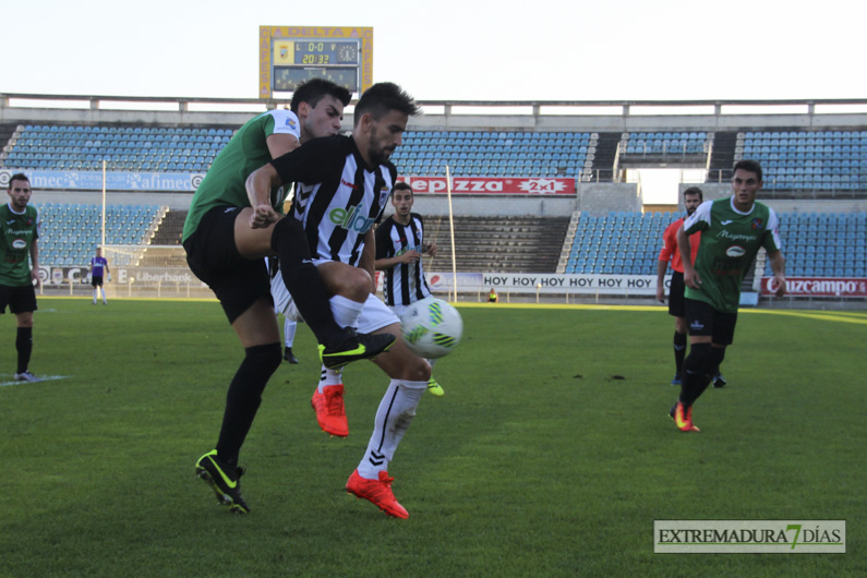 Imágenes del CD Badajoz 4 - 0 Moralo