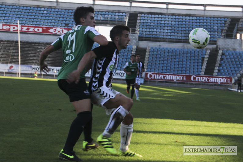 Imágenes del CD Badajoz 4 - 0 Moralo