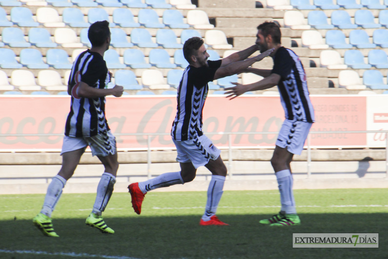 Imágenes del CD Badajoz 4 - 0 Moralo