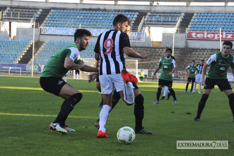 Imágenes del CD Badajoz 4 - 0 Moralo