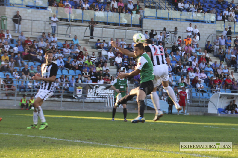 Imágenes del CD Badajoz 4 - 0 Moralo