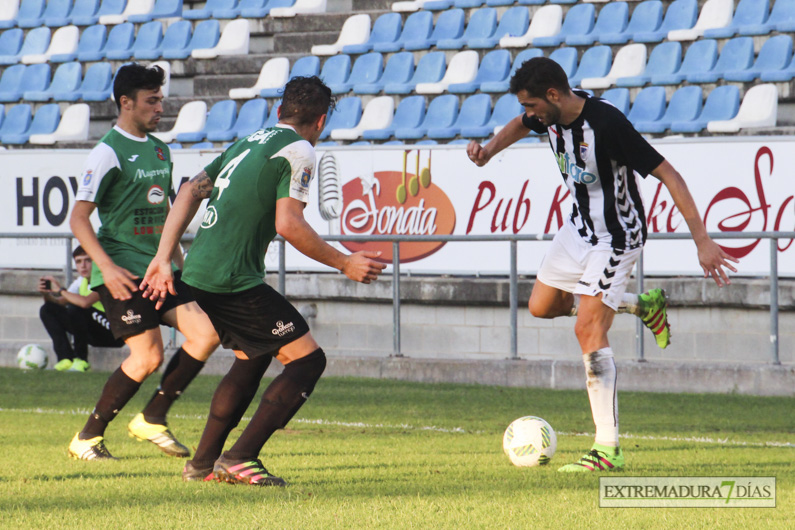 Imágenes del CD Badajoz 4 - 0 Moralo