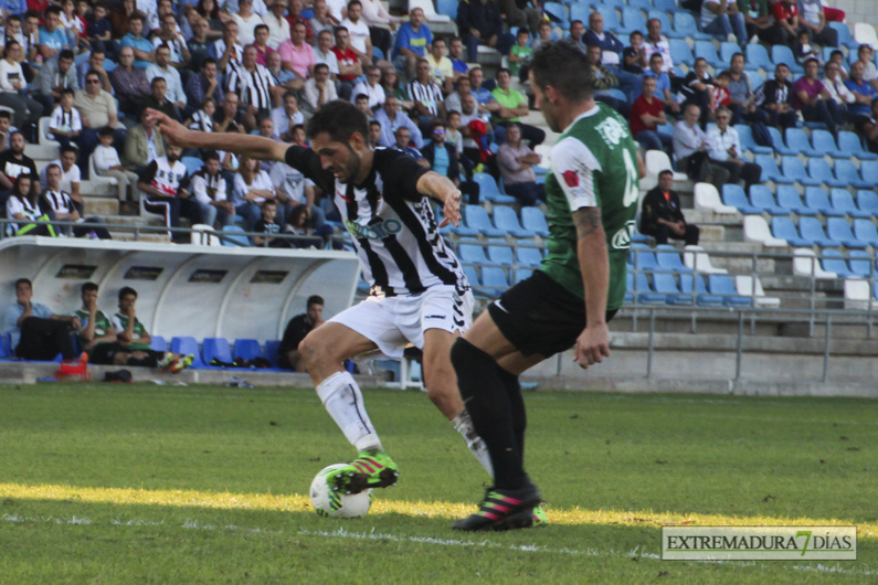 Imágenes del CD Badajoz 4 - 0 Moralo