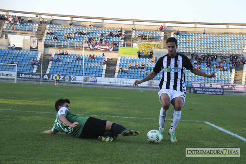 Imágenes del CD Badajoz 4 - 0 Moralo