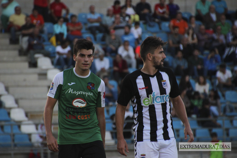 Imágenes del CD Badajoz 4 - 0 Moralo