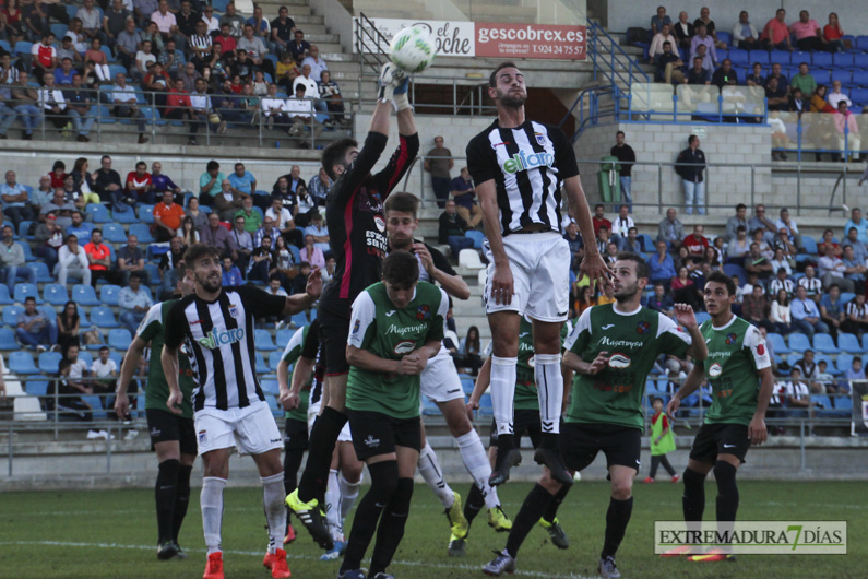 Imágenes del CD Badajoz 4 - 0 Moralo