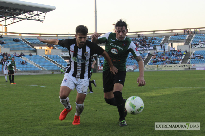 Imágenes del CD Badajoz 4 - 0 Moralo