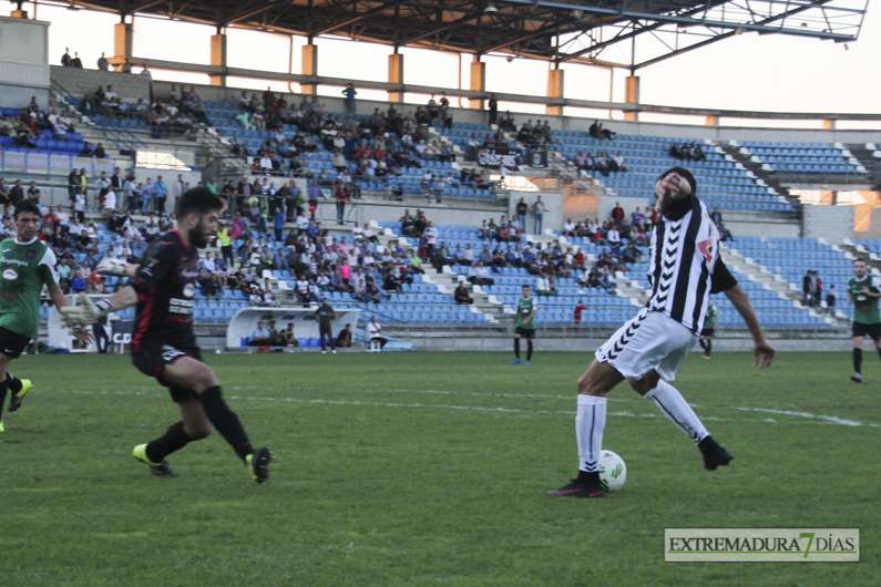 Imágenes del CD Badajoz 4 - 0 Moralo