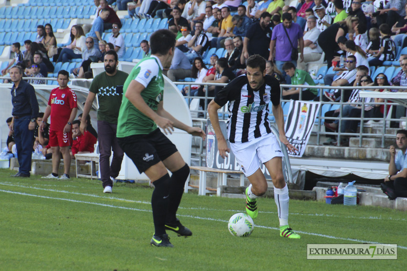 Imágenes del CD Badajoz 4 - 0 Moralo