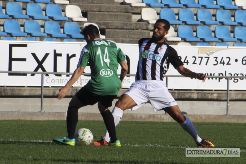 Imágenes del CD Badajoz 4 - 0 Moralo