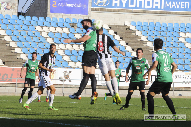 Imágenes del CD Badajoz 4 - 0 Moralo