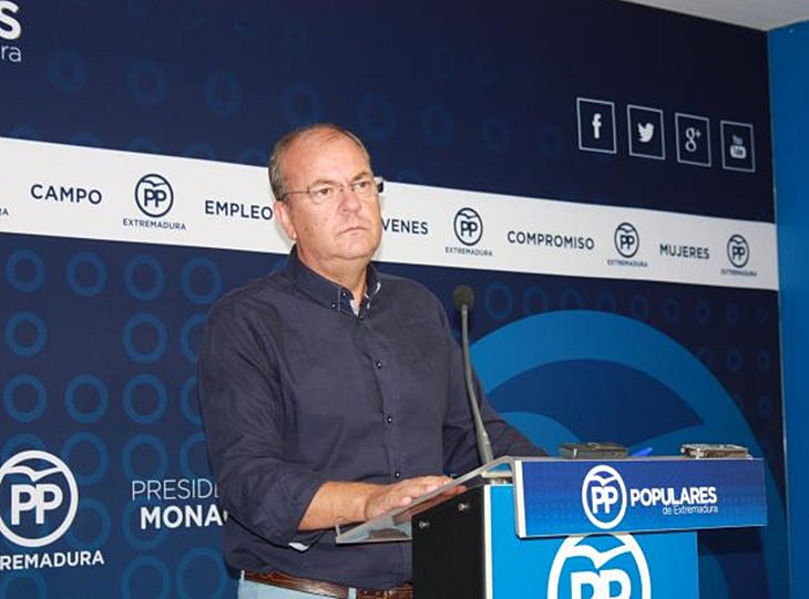 Monago critica la “tardanza” del PSOE para decidir la abstención