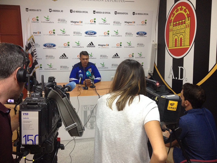 El Mérida AD cesa a José Miguel Campos