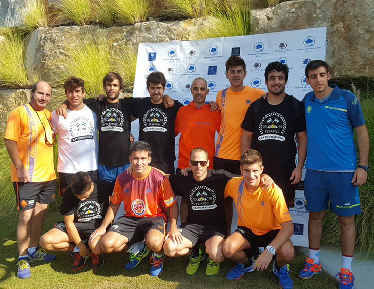 La Selección Extremeña masculina de pádel asciende a Primera