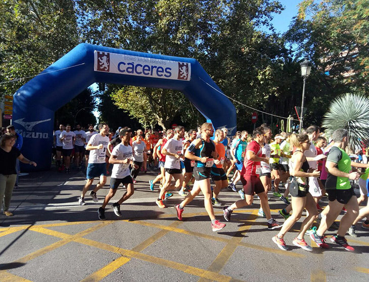 La solidaridad inunda Cáceres con la II Carrera Kini Carrasco