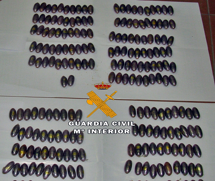 Tres detenidos con 4 kilos de droga en el interior de sus cuerpos