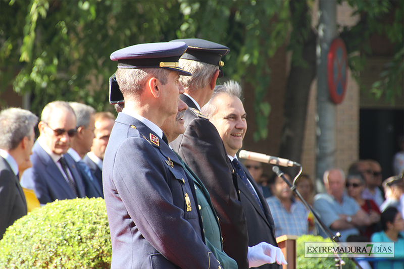 Badajoz celebra el izado de bandera con motivo de la Fiesta Nacional