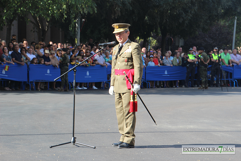 Badajoz celebra el izado de bandera con motivo de la Fiesta Nacional