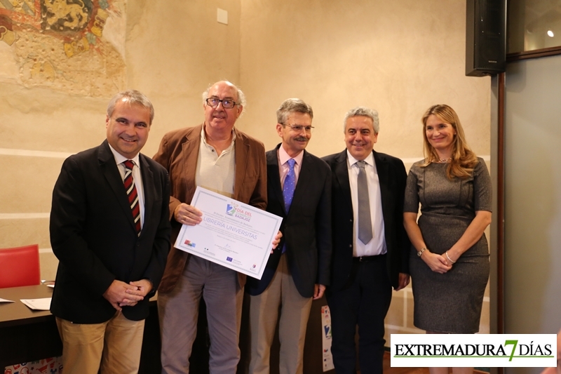 Imágenes de la entrega de premios del Día del Comercio en Badajoz