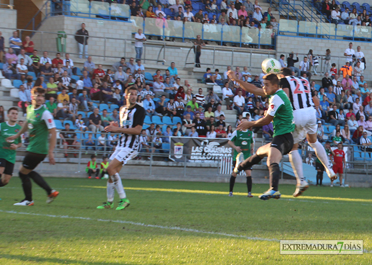 El CD Badajoz espanta fantasmas a costa del Moralo