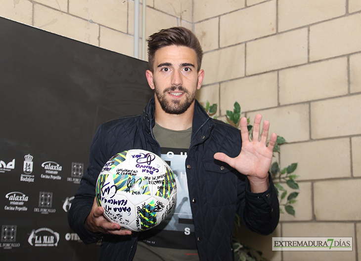 Joselu: &quot;Lo más importante es subir al Badajoz a Segunda División B&quot;