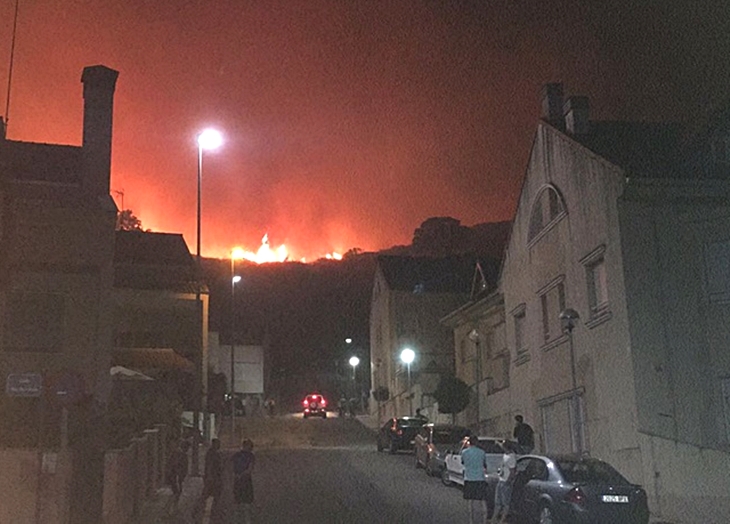 Detenido el autor del incendio que obligó a evacuar a 150 vecinos de Navalmoral
