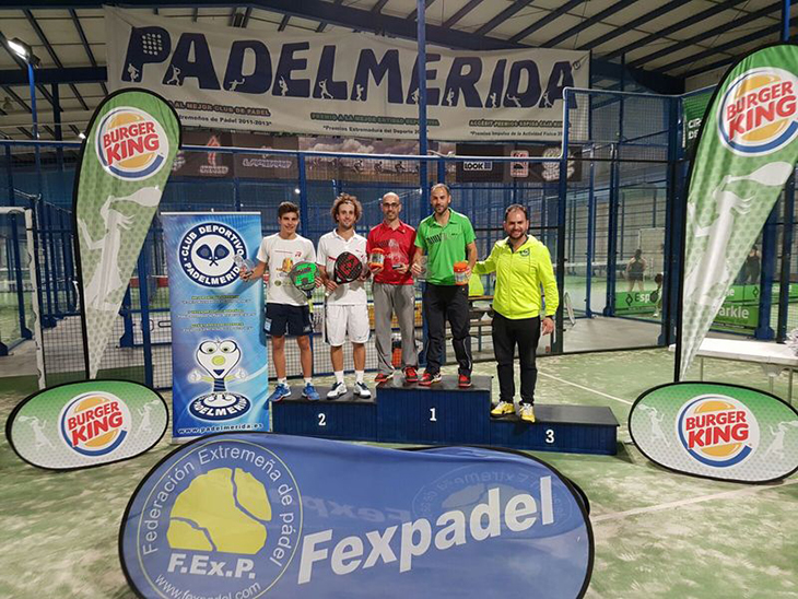 Éxito de participación y público en la octava cita del Circuito Extremeño de Pádel
