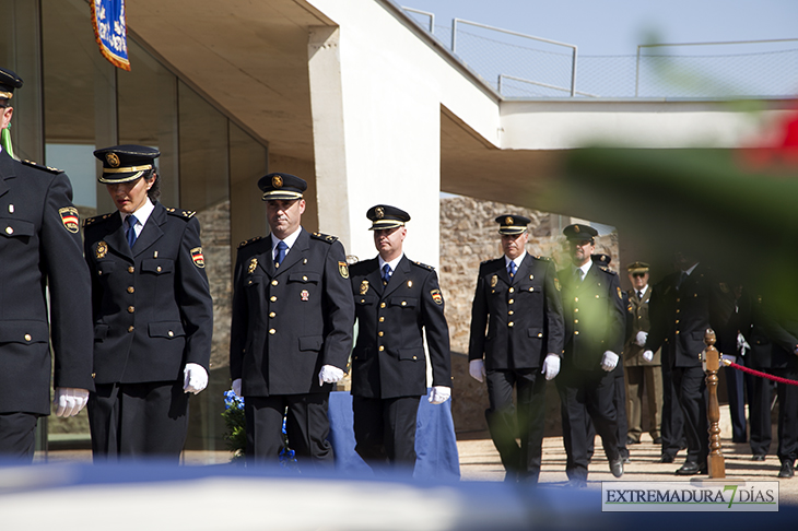 Imágenes del Día de la Policía Nacional celebrado en Badajoz