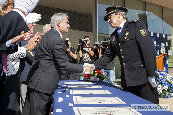 Imágenes del Día de la Policía Nacional celebrado en Badajoz