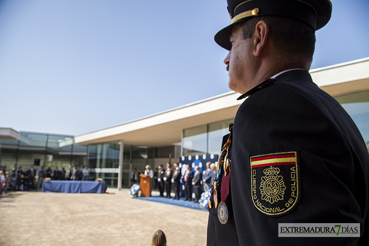 Imágenes del Día de la Policía Nacional celebrado en Badajoz