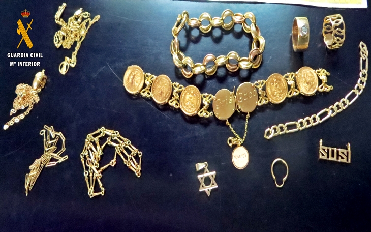 Dos mujeres detenidas por robar joyas valoradas en 6.000 euros